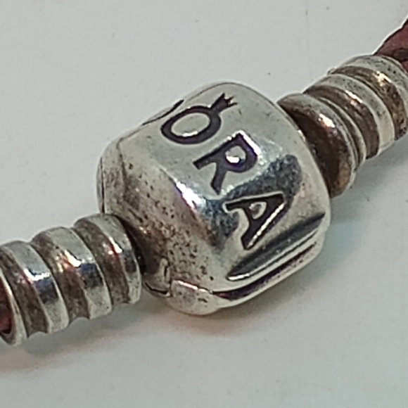 * Pandora red leather bracelet with 14k Gold & 925 cupcake charm - Picture 4 of 6